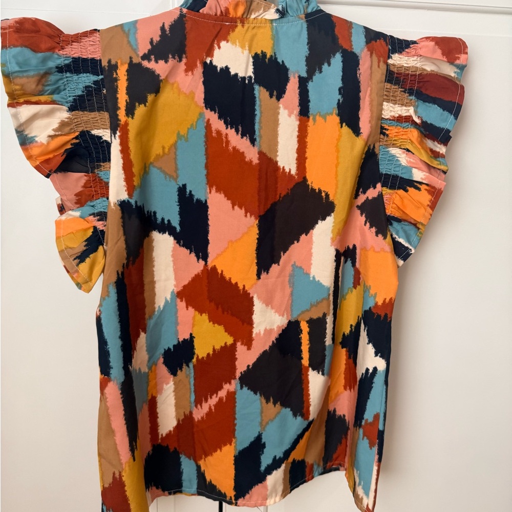 THML Multicolor Abstract Ruffle Sleeve Top - Picture 4 of 4